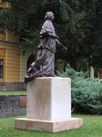 Migazzi p&uuml;sp&ouml;k eg&eacute;szalakos  bronz szobra